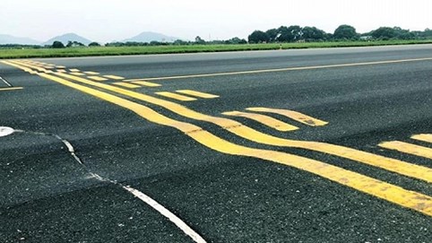 Sân bay Nội Bài xin đóng cửa đường băng để sửa chữa khẩn cấp