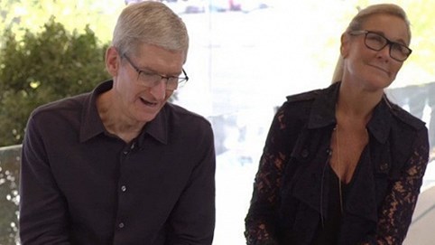 Sếp nữ duy nhất được trả lương cao gần gấp đôi Tim Cook tại Apple tuyên bố rời công ty