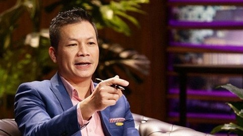 Shark Hưng: Muốn vợ hết kêu ca khi đi làm về muộn, các anh chồng hãy sử dụng thủ thuật đưa phong bì!