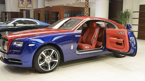 Siêu phẩm Rolls-Royce Wraith bắt mắt với hai tông màu xanh – đỏ