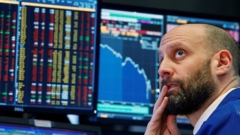 Dow Jones rớt hơn 300 điểm, Phố Wall tiếp tục 
