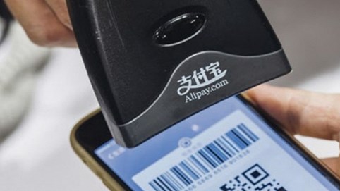 Tại sao những ứng dụng thanh toán của Trung Quốc như Alipay, WeChat lại là cơn ác mộng đối với các ngân hàng Mỹ?