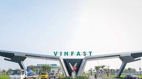 Tập đoàn Vingroup chính thức tham gia lĩnh vực vận tải hành khách với dịch vụ xe bus điện