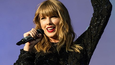 Taylor Swift xếp sau Katy Perry ở khoản kiếm tiền giỏi nhất năm 2018