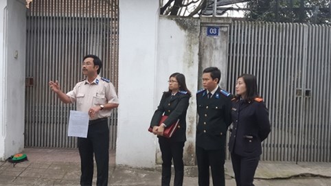 Hà Tĩnh: Cưỡng chế thi hành án một doanh nghiệp xây dựng