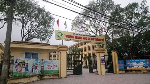 Thầy giáo dạy Toán bị tố thường xuyên dâm ô 7 nam sinh giỏi ở Hà Nội