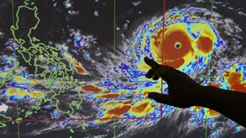 Thế giới cùng lúc chống chọi 7 cơn bão