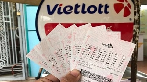 Thêm khách hàng trúng độc đắc Vietlott gần 100 tỷ đồng