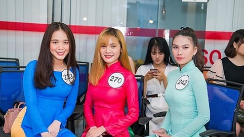 Thí sinh Hoa hậu Đại sứ Hoàn vũ người Việt 2018 rạng rỡ trong buổi gặp gỡ BTC