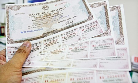 Không nên mua trái phiếu chỉ vì lãi suất cao