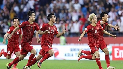 Thủ tướng gọi điện cho HLV Park, động viên ĐT Việt Nam trước trận tứ kết