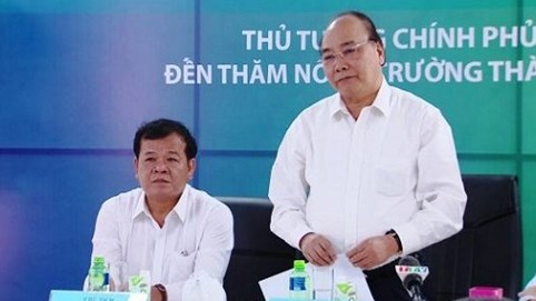 Thủ tướng Nguyễn Xuân Phúc thăm nông trường mía công nghệ cao