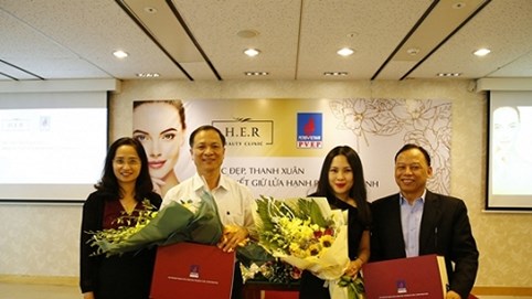 Sắc đẹp, thanh xuân và bí quyết giữ lửa hạnh phúc