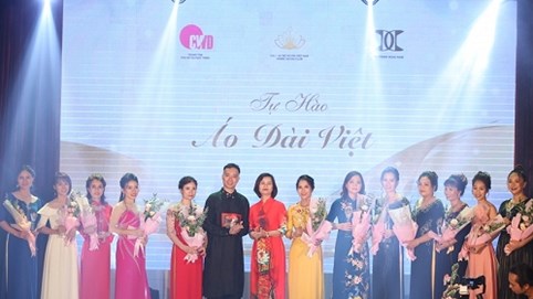 Tôn vinh tà áo dài dân tộc trong đêm diễn “Tự hào áo dài Việt”