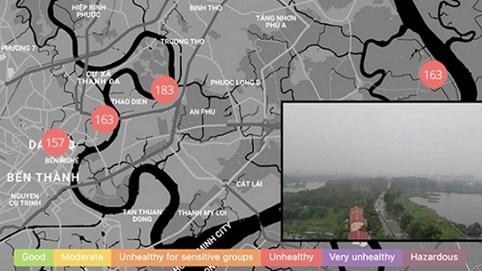 TP.HCM sương mù dày đặc, AirVisual cảnh báo ô nhiễm nặng, người dân tránh ra đường sau 10h tối