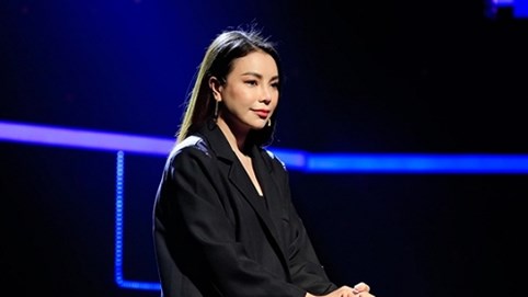 Trà Ngọc Hằng tuyên bố: “Chân dài hay chân ngắn đều thích đại gia”