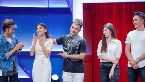 Tranh thủ đi quay gameshow, Châu Khải Phong nhận cái kết đắng