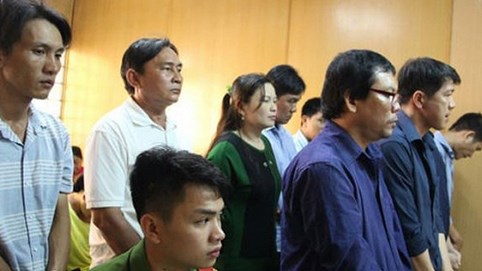 Từ chuyện Phó phòng Cảnh sát kinh tế Công an tỉnh cưỡng bức bé gái đến chuyện phá rừng, bán logo 'xe vua'