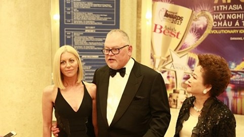 Tỷ phú Bob Parsons cam kết hỗ trợ trẻ em nghèo Việt Nam