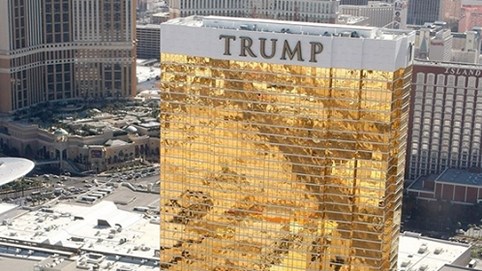 Donald Trump và đam mê “dát vàng”: Từ rèm cửa Nhà Trắng đến phòng tắm trên chuyên cơ đều lấp lánh ánh hoàng kim