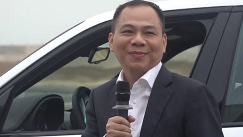 Tỷ phú Phạm Nhật Vượng tiết lộ điều khó khăn nhất khi chuyển từ Lexus sang xe VinFast