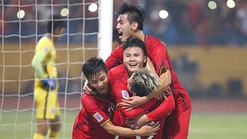 Việt Nam thắng đậm Campuchia giành ngôi đầu bảng