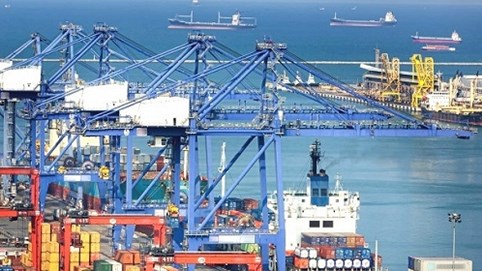 GDP tăng trưởng thấp kỷ lục nhưng xuất siêu 6 tháng đầu năm vẫn gấp 2,4 lần cùng kỳ