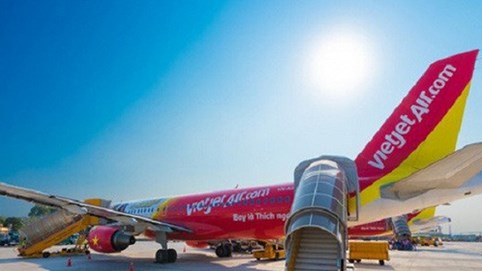 VietJet Air kiếm về 2.600 tỷ đồng từ bán mỳ tôm, gấu bông, quà lưu niệm trong quý I