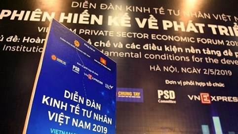 Vietjet đề xuất xây sân bay, Vingroup muốn hút người tài về nước