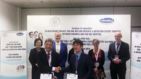 Vinamilk bắt tay với Bệnh viện Chợ Rẫy ký kết hợp tác chiến lược nâng tầm quốc tế