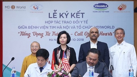 Vinamilk chứng kiến hợp tác trao đổi y tế giữa MD1World và Bệnh viện Tim Hà Nội