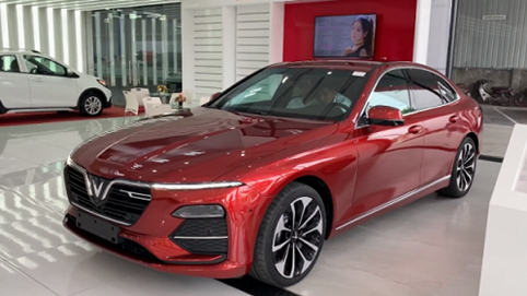 VinFast tiếp tục chơi lớn, trả 100% phí trước bạ cho khách hàng