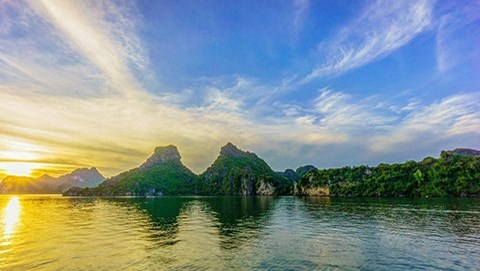 Vịnh Hạ Long vào top 10 điểm ngắm bình minh đẹp nhất thế giới
