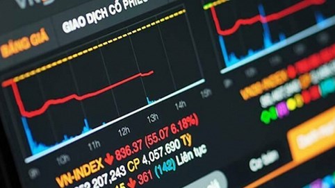 Chứng khoán trong nước đỏ lửa phiên đầu tuần