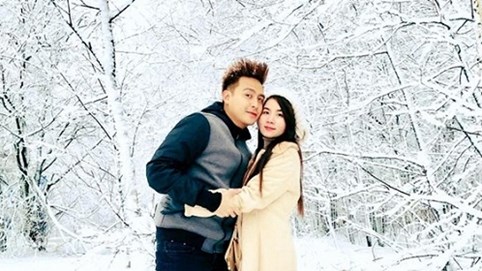 Vợ chồng Kha Ly dạo bước Nga, hâm nóng tình cảm hôn nhân