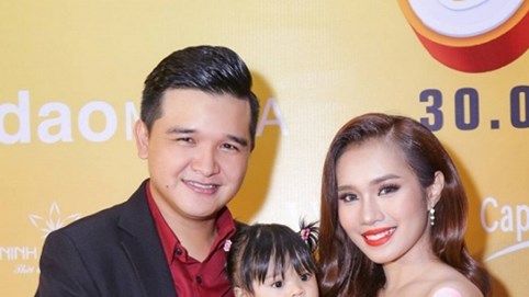 Vợ chồng Võ Thanh Hòa - Mai Bảo Ngọc đưa con gái ra mắt phim “Ông ngoại tuổi 30”