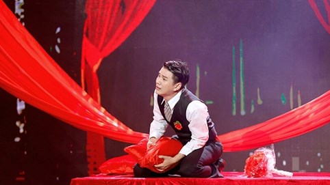 Vũ Mạnh Cường lấy lại phong độ diễn xuất, nhận điểm cao từ Việt Hương