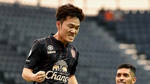 Xuân Trường tỏa sáng giúp Buriram duy trì mạch bất bại