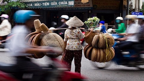 Gần 50% người Việt cho rằng kinh tế đang suy thoái