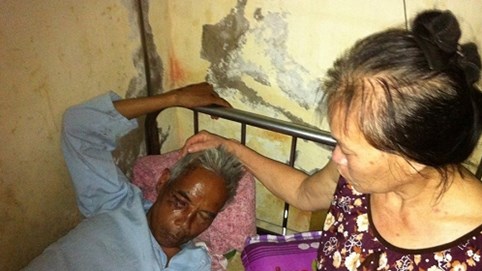 Hà Tĩnh: Hai cô gái để cụ ông lại nghĩa địa sau khi gây ra tai nạn