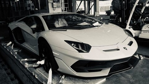 Lamborghini Aventador SVJ giới hạn đầu tiên về Việt Nam với màu sơn bí ẩn gây tò mò