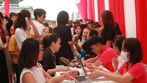 500 nhân viên Deaura tham gia Ngày Chủ nhật Đỏ