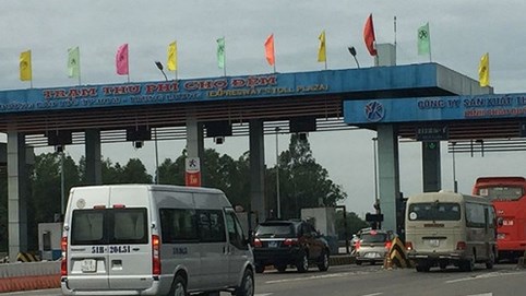 Dừng thu phí cao tốc TP. HCM - Trung Lương: Xe thoát đi lẹ