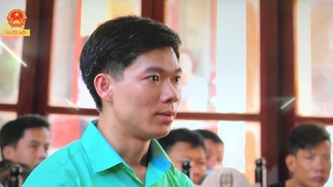 Vì sao có đến 3 lần đổi tội danh với BS Hoàng Công Lương?