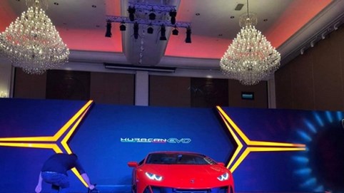 Lamborghini Huracan EVO chính hãng chào hàng đại gia Campuchia
