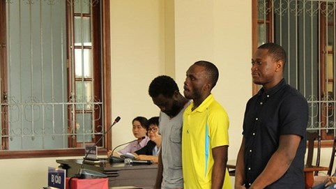 Sập bẫy chiêu giữ giùm hàng triệu USD, hai phụ nữ mất 1,6 tỉ