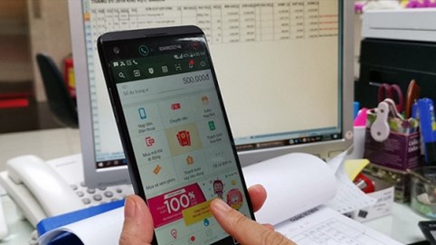 Lo ngại siết hạn mức ví điện tử làm khó người dùng?