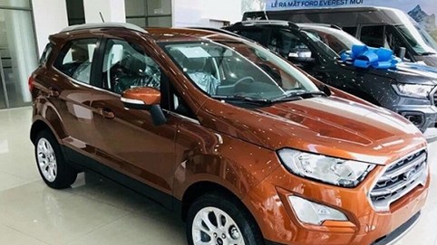 Không kiêng tháng cô hồn, dân Việt săn mua ô tô siêu giảm giá