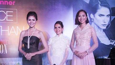 Á hậu Kim Nguyên bán đấu giá bộ trang sức ngọc trai để gây quỹ từ thiện