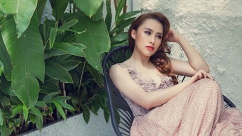 Á quân Phương Nga phát hành album trữ tình đầu tay